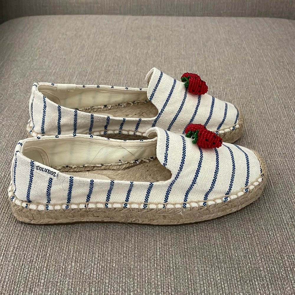 NIB SOLUDOS Espadrilles in Stripes w/strawberries - Picture 5 of 5